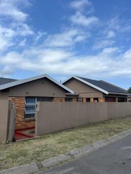 3 Bedroom House in East London Central