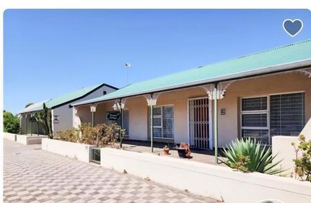 3 Bedroom House in Middedorp