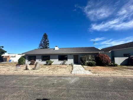 3 Bedroom House in Middedorp