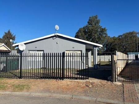 2 Bedroom Townhouse in Avian Park