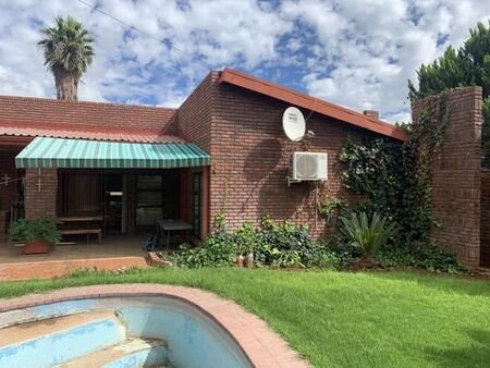 3 Bedroom House in Postmasburg