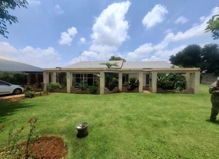 3 Bedroom House in Selection Park