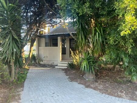2 Bedroom Townhouse in Lorraine Manor
