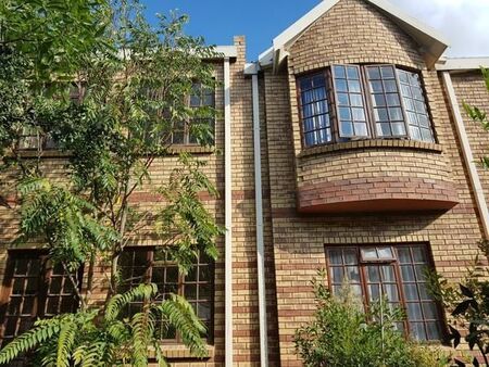 2 Bedroom Townhouse in Eureka