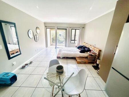 1 Bedroom bachelor apartment to rent in Fourways, Sandton