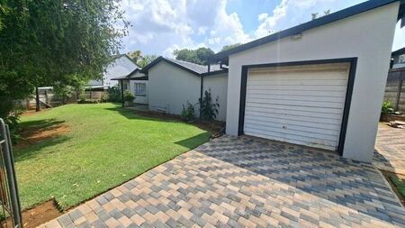 4 Bedroom house to rent in Garsfontein, Pretoria