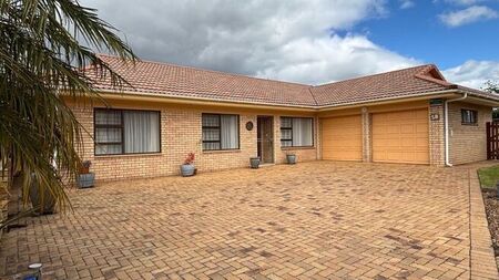 3 Bedroom house to rent in Heather Park, George