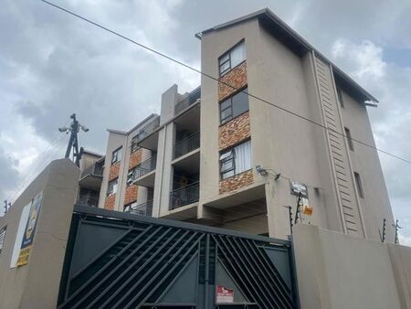 2 Bedroom apartment to rent in Florida, Roodepoort