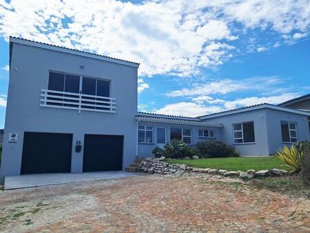3 Bedroom House in Kleinbaai