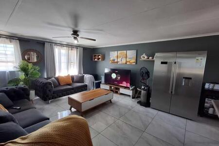 3 Bedroom Apartment in Vanderbijlpark Se