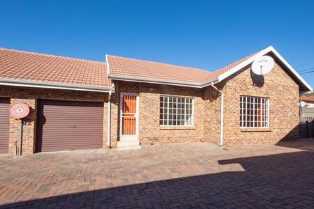 2 Bedroom Apartment in Noycedale