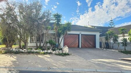 3 Bedroom house to rent in Country Club, Langebaan