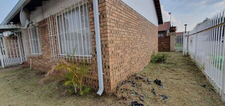 2 Bedroom townhouse - freehold to rent in Del Judor Ext 2, Witbank