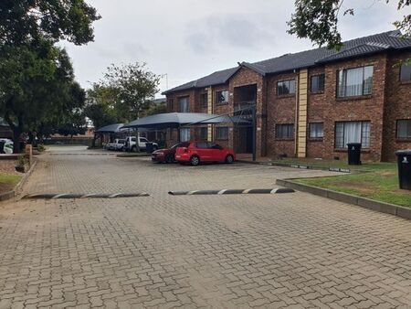 2 Bedroom apartment to rent in Sonneveld, Brakpan