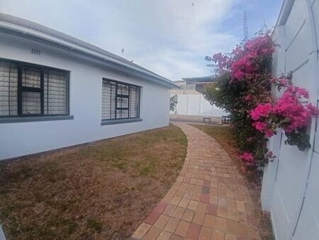 3 Bedroom house to rent in Crawford, Cape Town