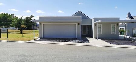 3 Bedroom house to rent in Silwerstrand Golf And River Estate, Robertson