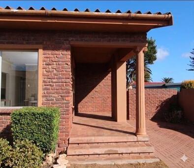 4 Bedroom House in Vredenburg
