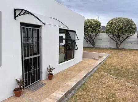 2 Bedroom Apartment in Perlemoenbaai