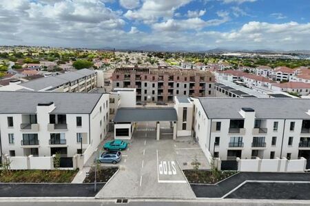 2 Bedroom Apartment in Vredekloof Heights