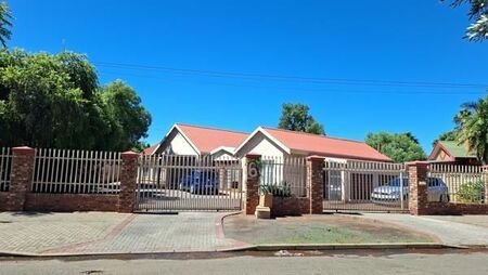 4 Bedroom House in Kestellhof