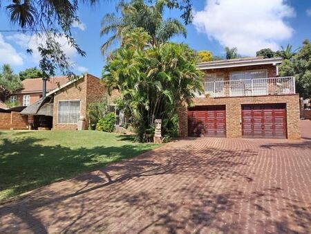 4 Bedroom House in Montana Park