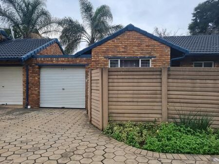 2 Bedroom Townhouse in Rooihuiskraal North