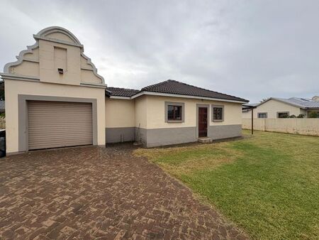 3 Bedroom house to rent in Hesteapark, Akasia