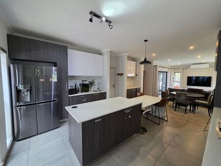 4 Bedroom cluster to rent in Bryanston East, Sandton