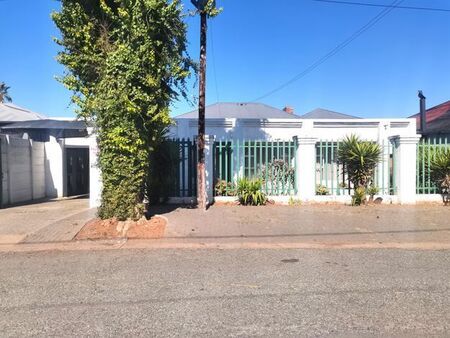 3 Bedroom house to rent in Florida, Roodepoort