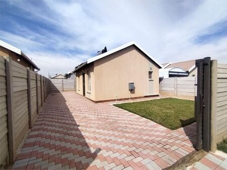2 Bedroom house to rent in Sky City, Alberton