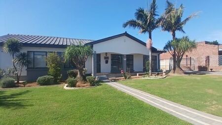 3 Bedroom House in Campher Park