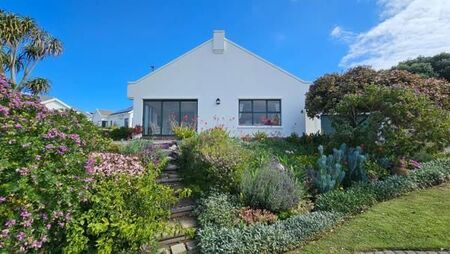 2 Bedroom House in St Francis Bay