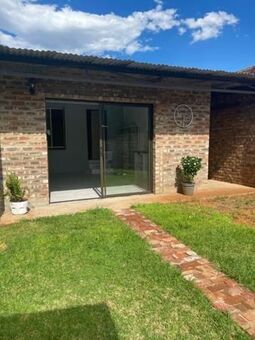 1 Bedroom Apartment in Hartswater