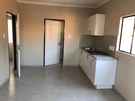 Bachelor apartment in Cosmo City