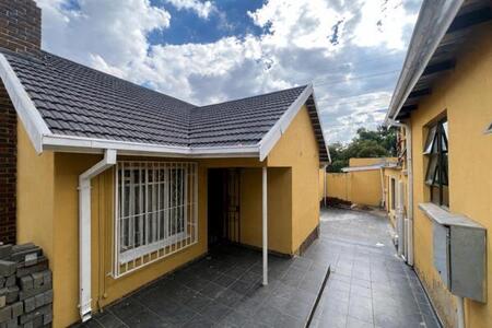 3 Bedroom House in Moffat View