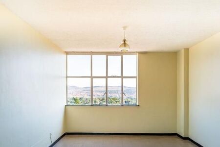 Bachelor apartment in West Park