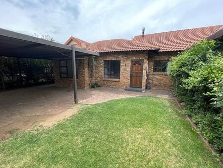 3 Bedroom House in Stefano Park