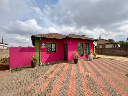 3 Bedroom house to rent in The Orchards, Akasia