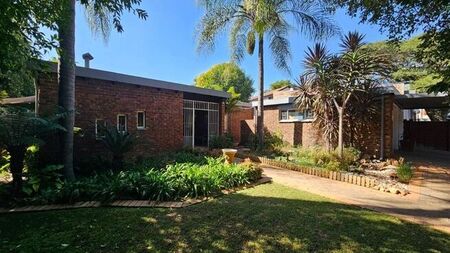 4 Bedroom house to rent in Garsfontein, Pretoria