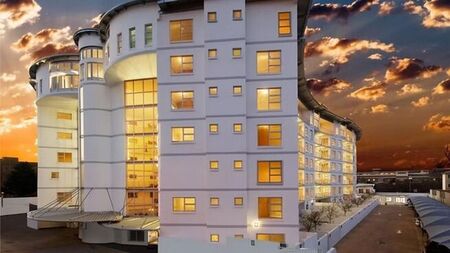 3 Bedroom penthouse to rent in Killarney, Johannesburg