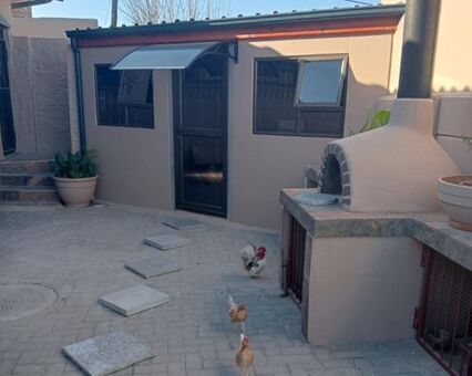 1 Bedroom bachelor flat to rent in Bonny Brook, Kraaifontein