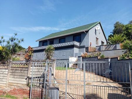 3 Bedroom house to rent in Montclair, Durban