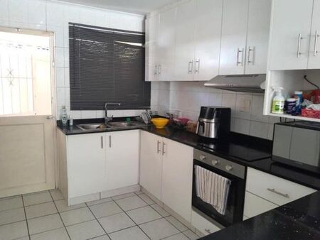 3 Bedroom house to rent in Sherwood, Durban