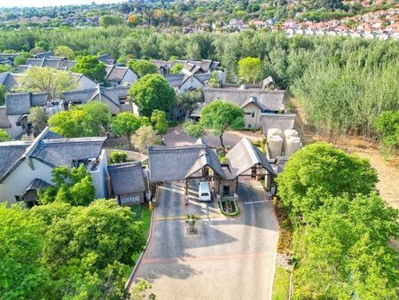3 Bedroom duplex loft to rent in Douglasdale, Sandton