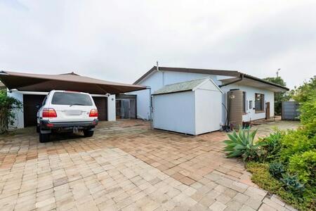 4 Bedroom House in Dwarskersbos