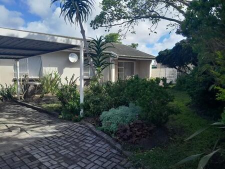 2 Bedroom House in Aston Bay