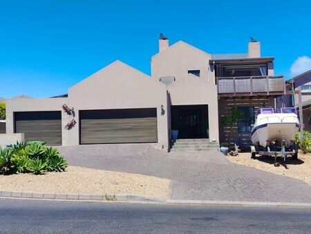 4 Bedroom House in Myburgh Park