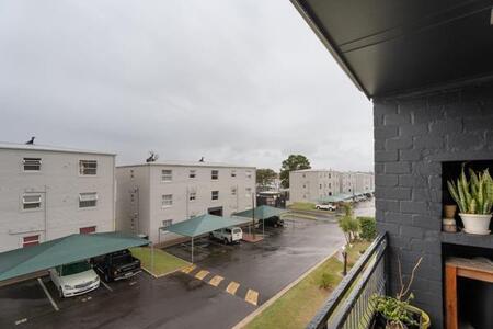 2 Bedroom Apartment in Vredekloof East