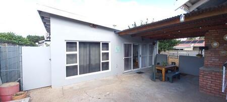 1 Bedroom Apartment in Robertson