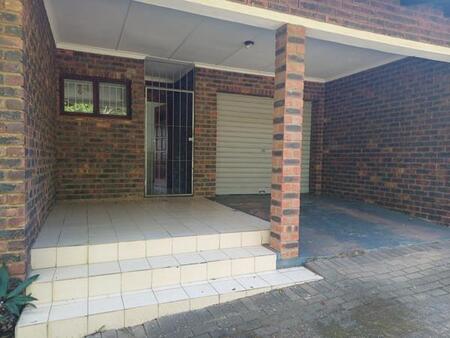 4 Bedroom Simplex in Pennington